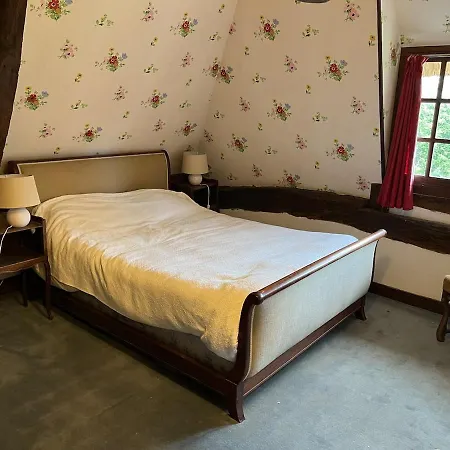 Chaumiere Normande, Les Pommiers Proches De La