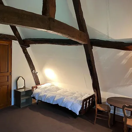 Chaumière Normande, Les Pommiers Proches De La *